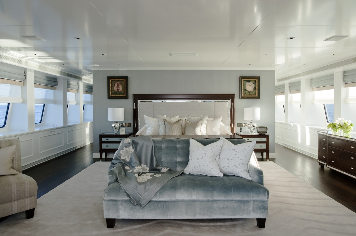 Yacht CELESTIAL HOPE - Master cabin - YACHTZOO.jpg