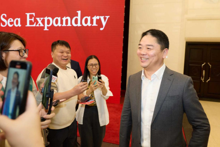 Richard Liu Qiangdong at the Sea Expandary launch event