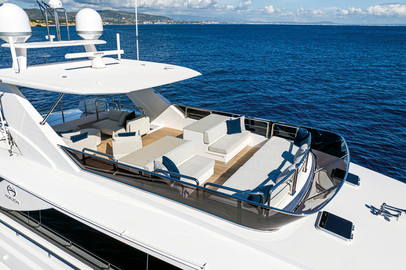 The full-teak Tri-Deck on Horizon FD100 Hull 12