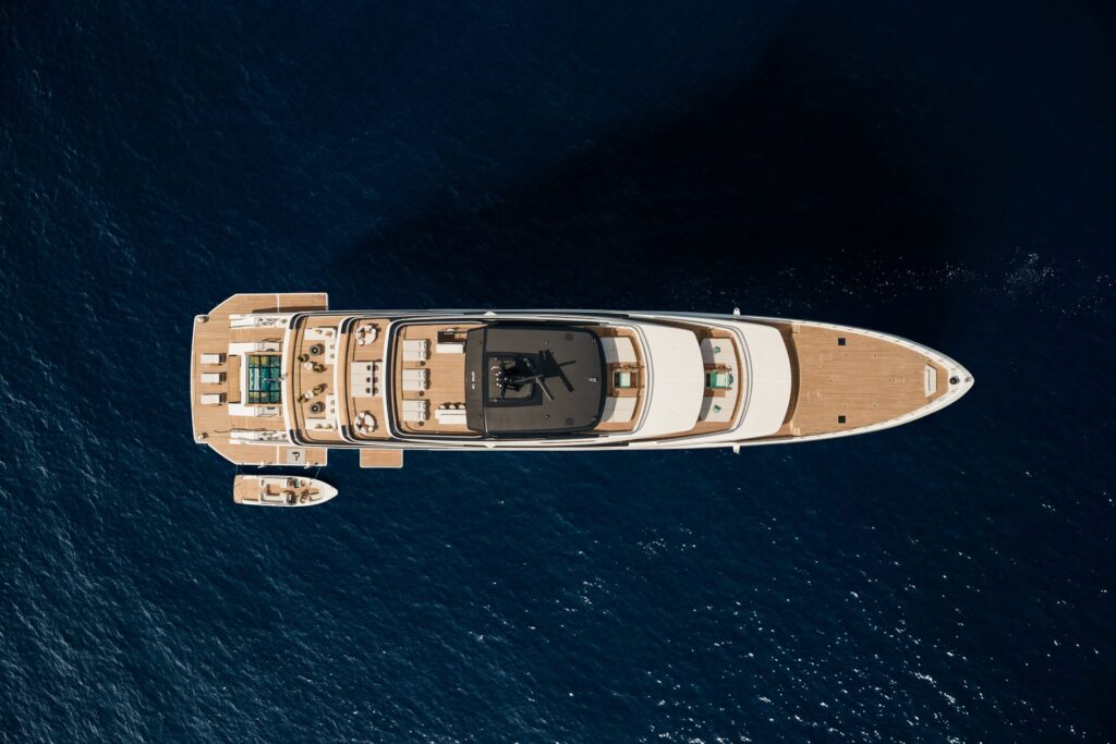 A Sanlorenzo Steel series superyacht from above