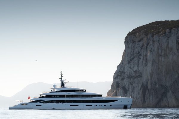 Benetti MY Dagger_Exteriors_photo by TOM VAN OOSANEN (2)